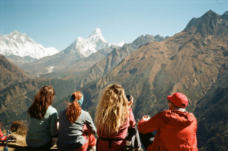 vvBenefits of Solo Travel for Personal Growth and Self-Discovery